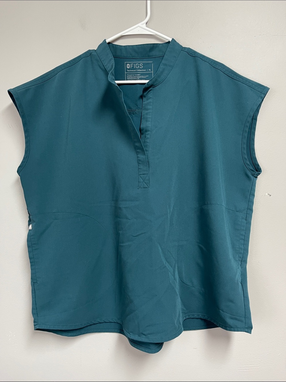 FIGS Rafaela Sleeveless Blue Scrub top
